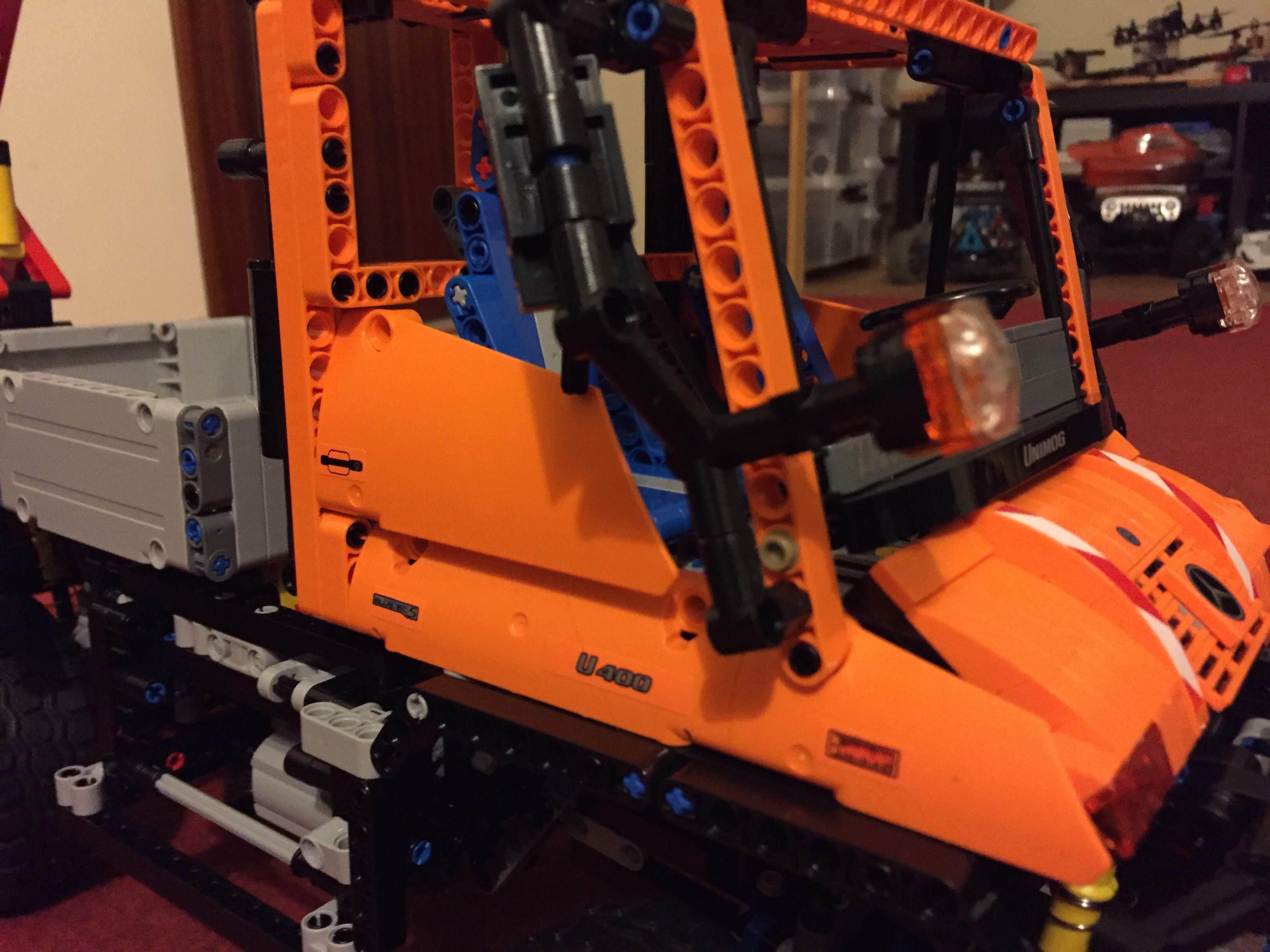 Lego Technic 8110 Mercedes-Benz Unimog U 400 – Build part 3