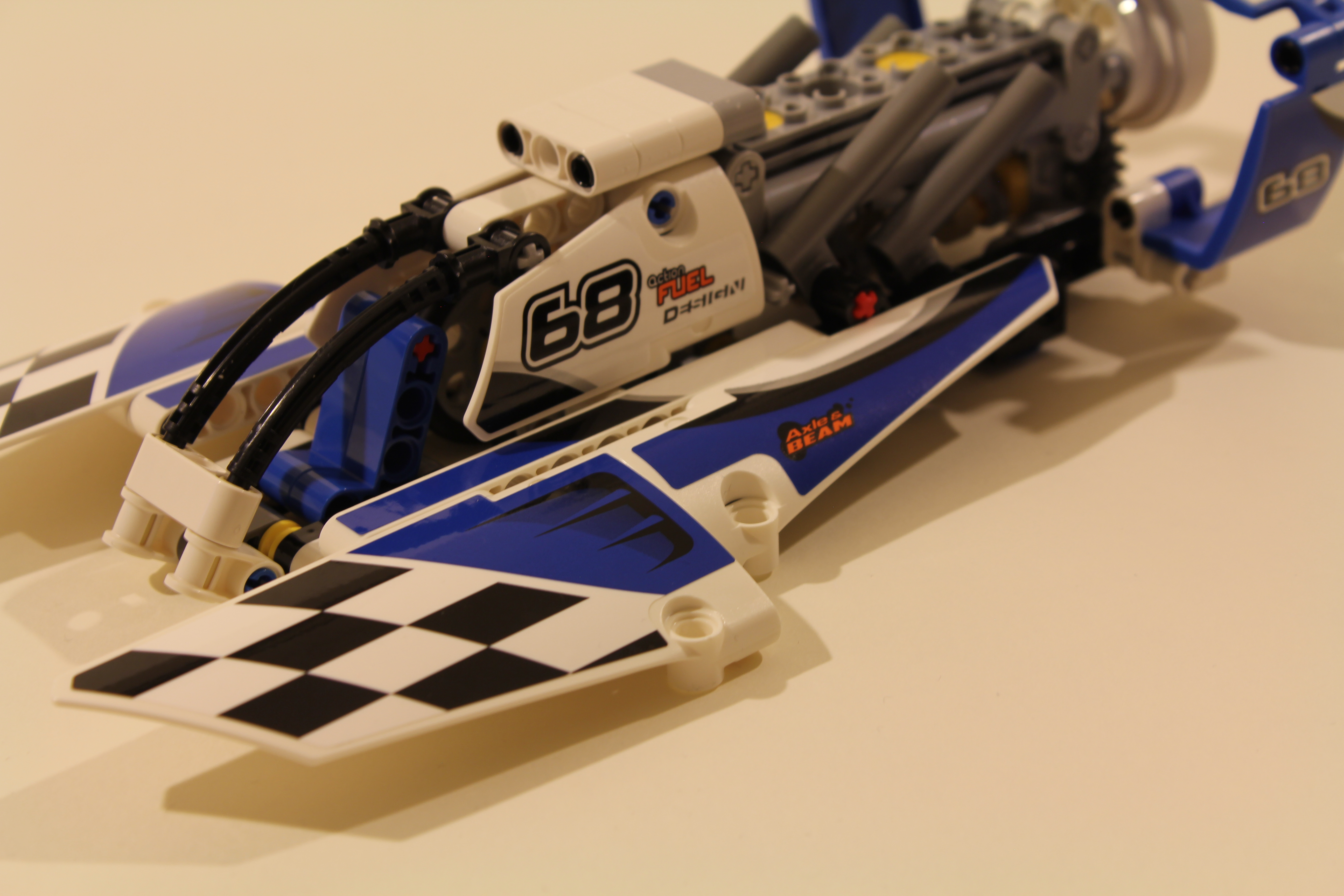 Lego Technic  42045 Hydroplane Racer (A) – Build video