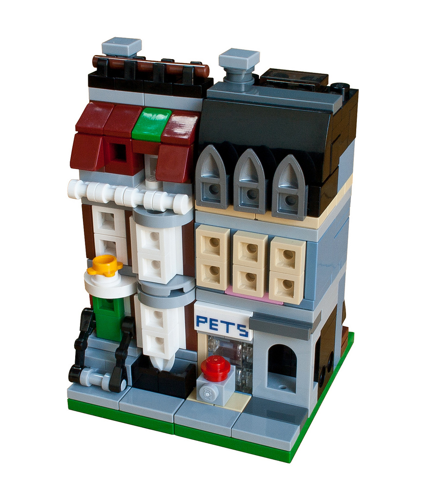 Lego mini modular Pet Shop – Build video Part 2